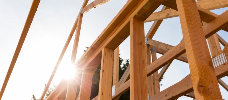 Building trusses