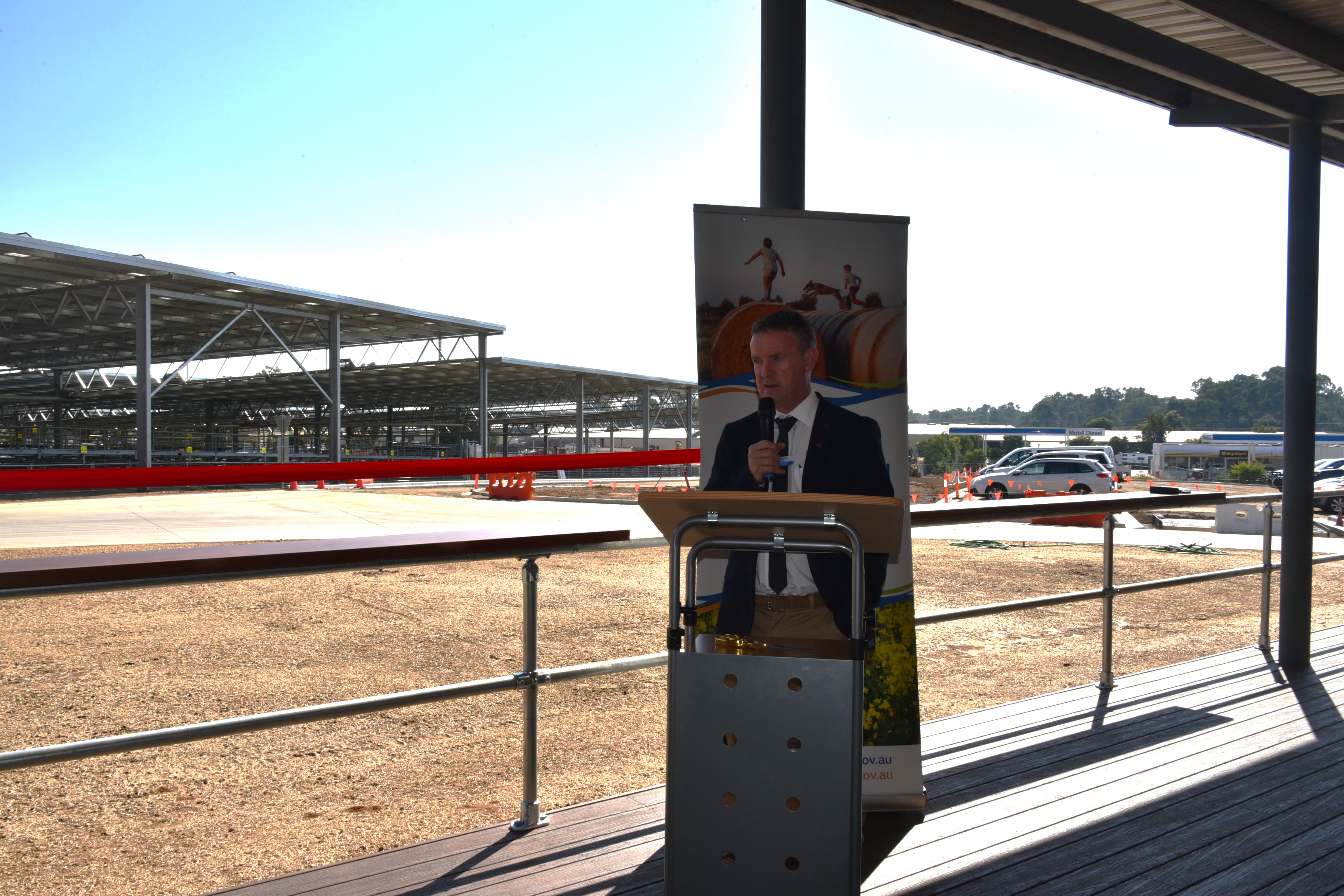 Federation-Council-General-Manager-Adrian-Butler-Corowa-Saleyards-Opening.jpg