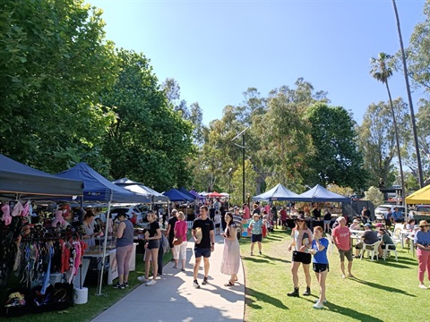 Market Corowa